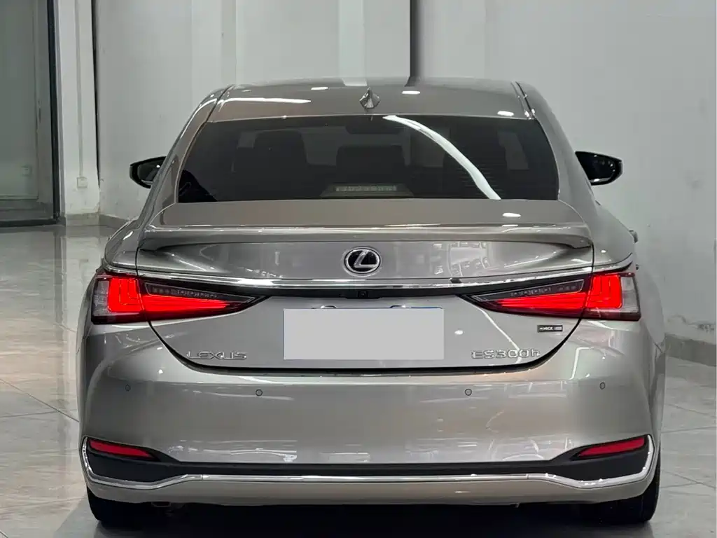 Lexus ES — фото 8