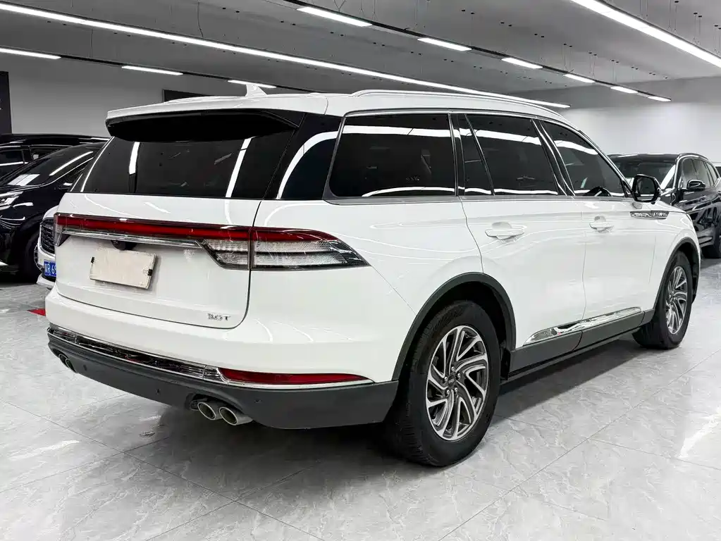 Lincoln Aviator — фото 6