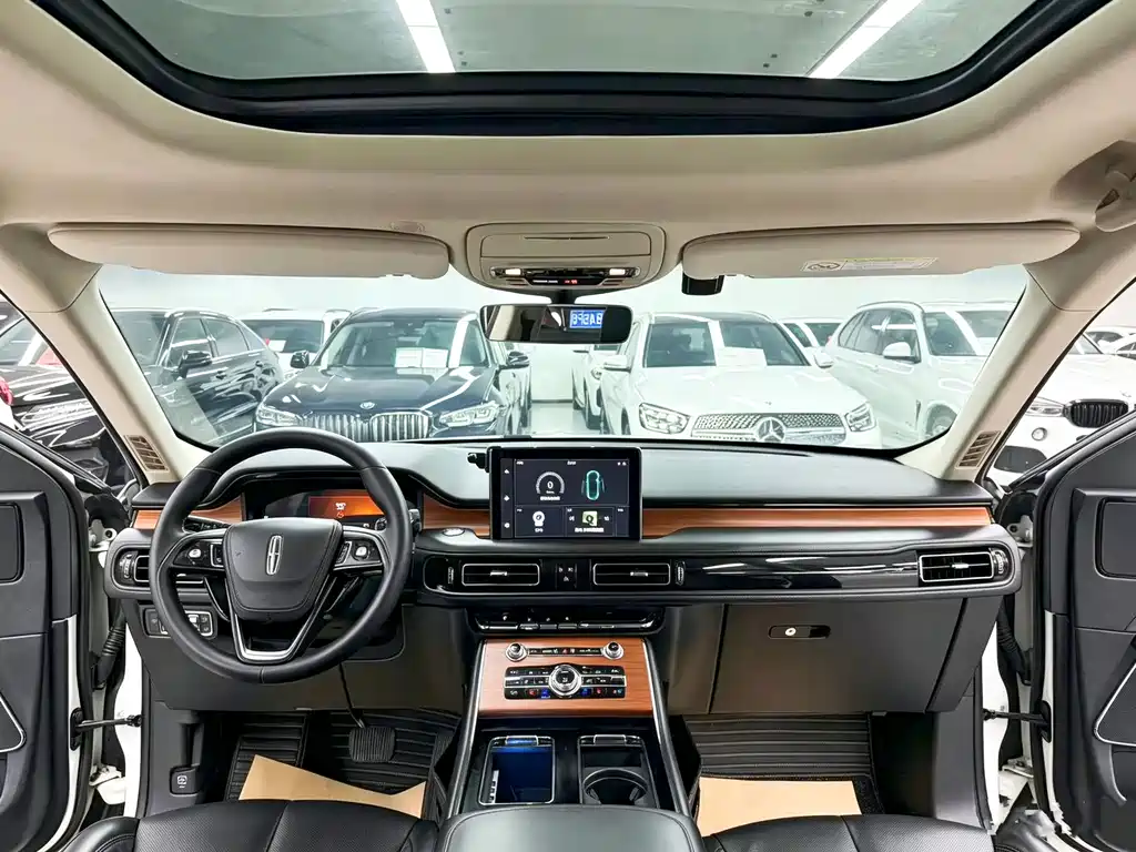 Lincoln Aviator — фото 9