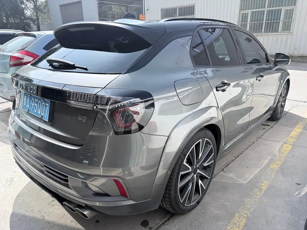 Lynk & Co 02 Hatchback — фото 19