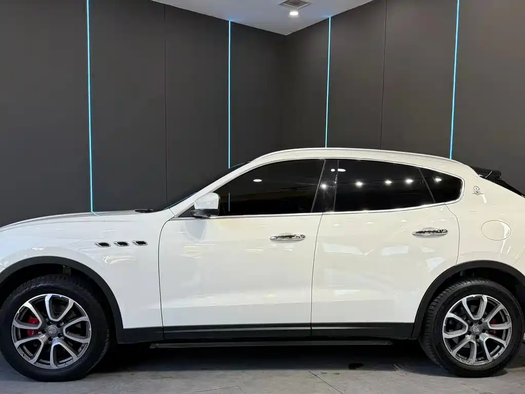 Maserati Levante — фото 4