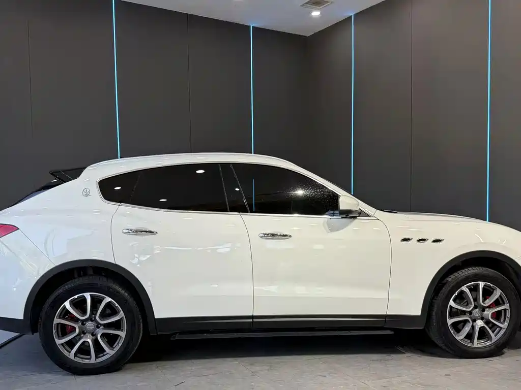 Maserati Levante — фото 5