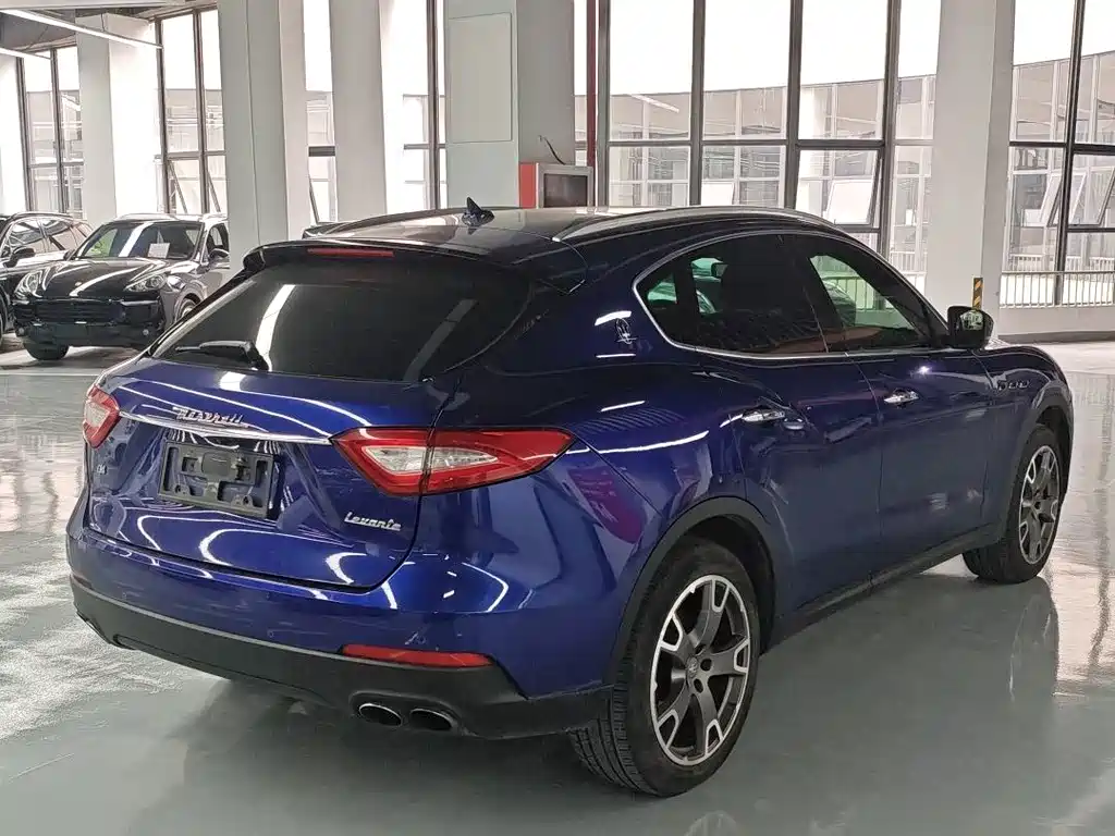 Maserati Levante — фото 5