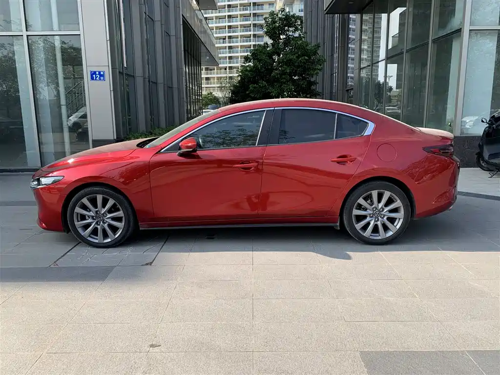 Mazda 3 Axela — фото 3