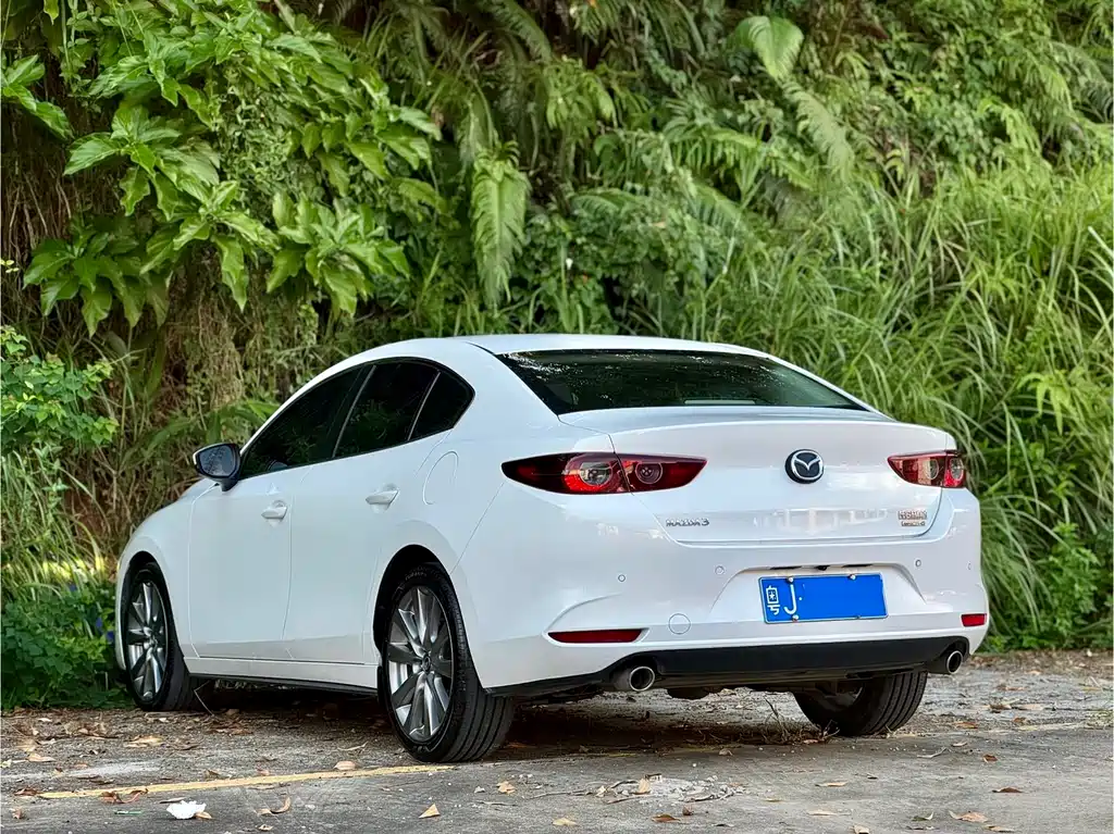 Mazda 3 Axela — фото 4