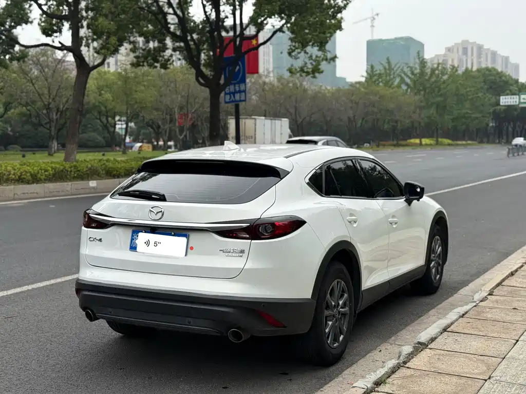 Mazda CX-4 — фото 3