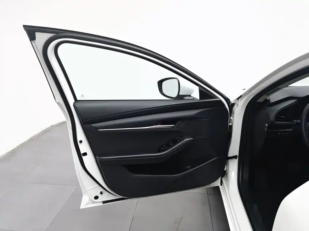Mazda 3 Axela — фото 8