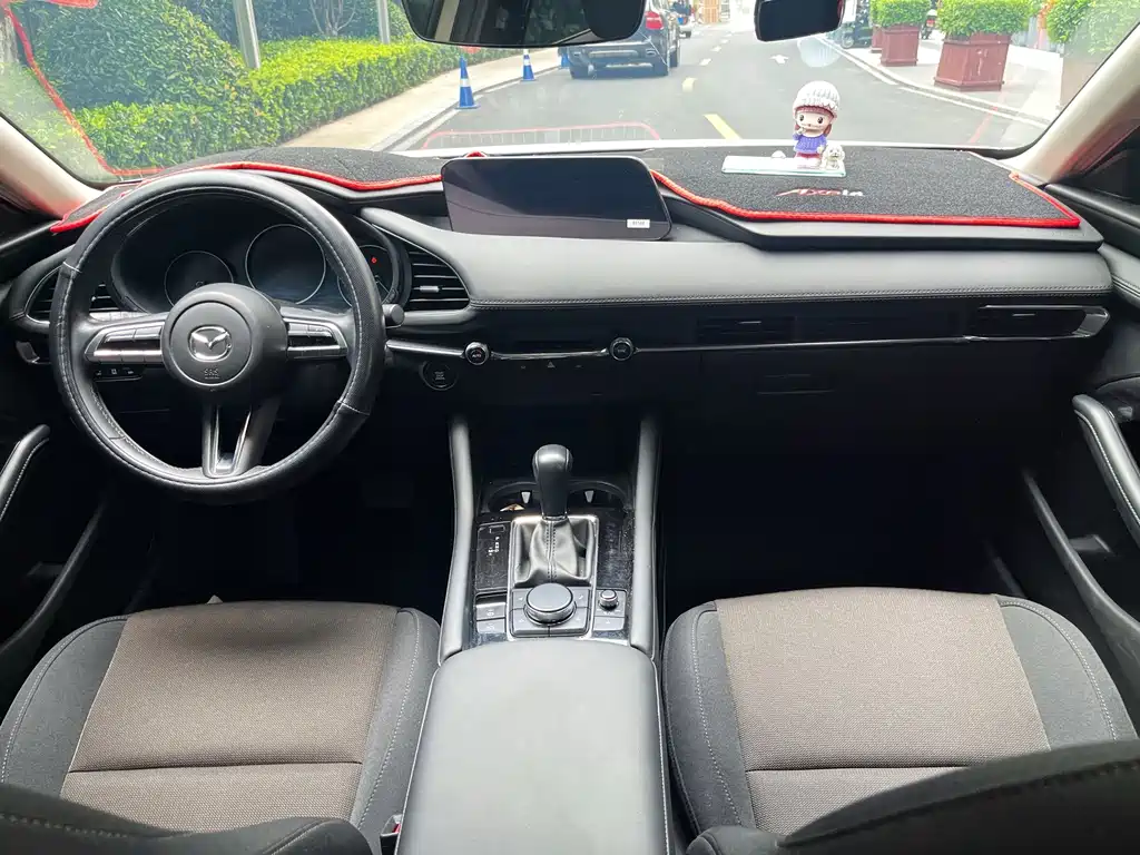 Mazda 3 Axela — фото 18