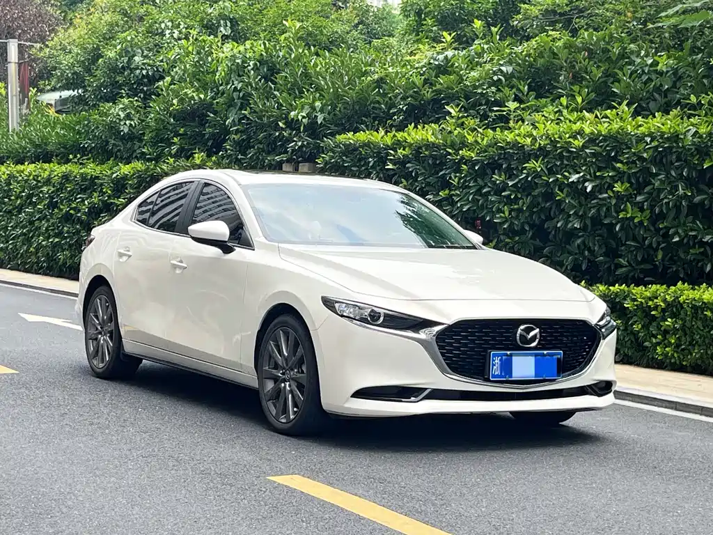 Mazda 3 Axela — фото 3