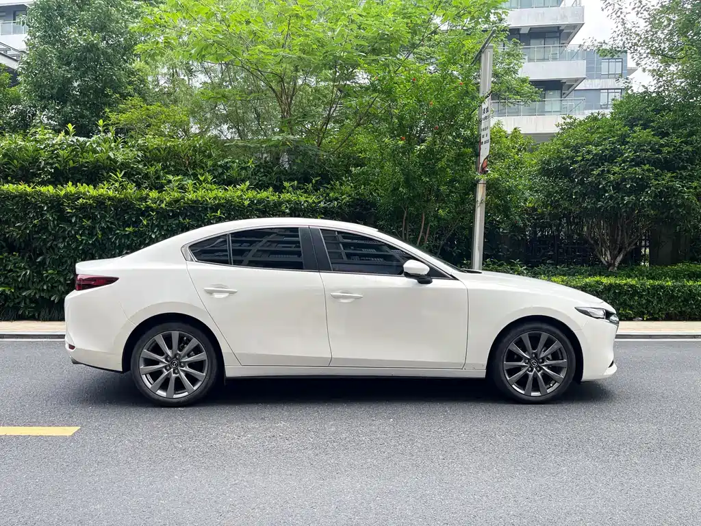 Mazda 3 Axela — фото 7