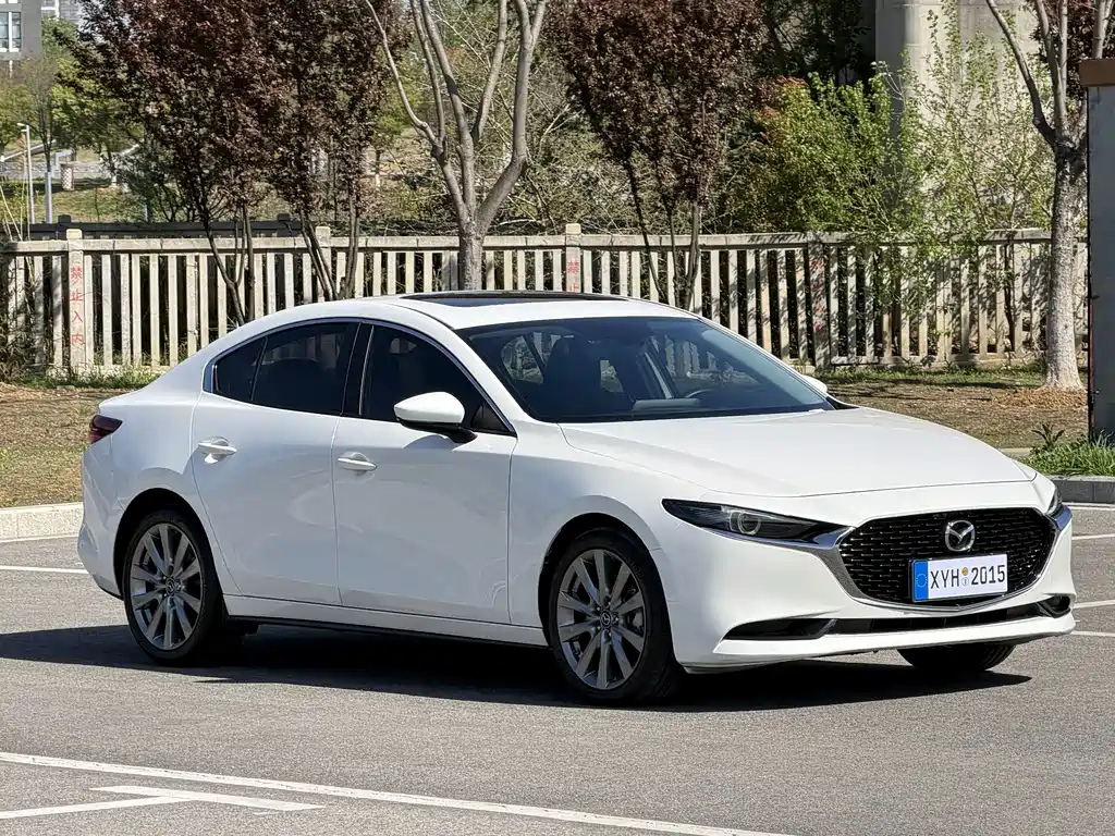 Mazda 3 Axela — фото 3
