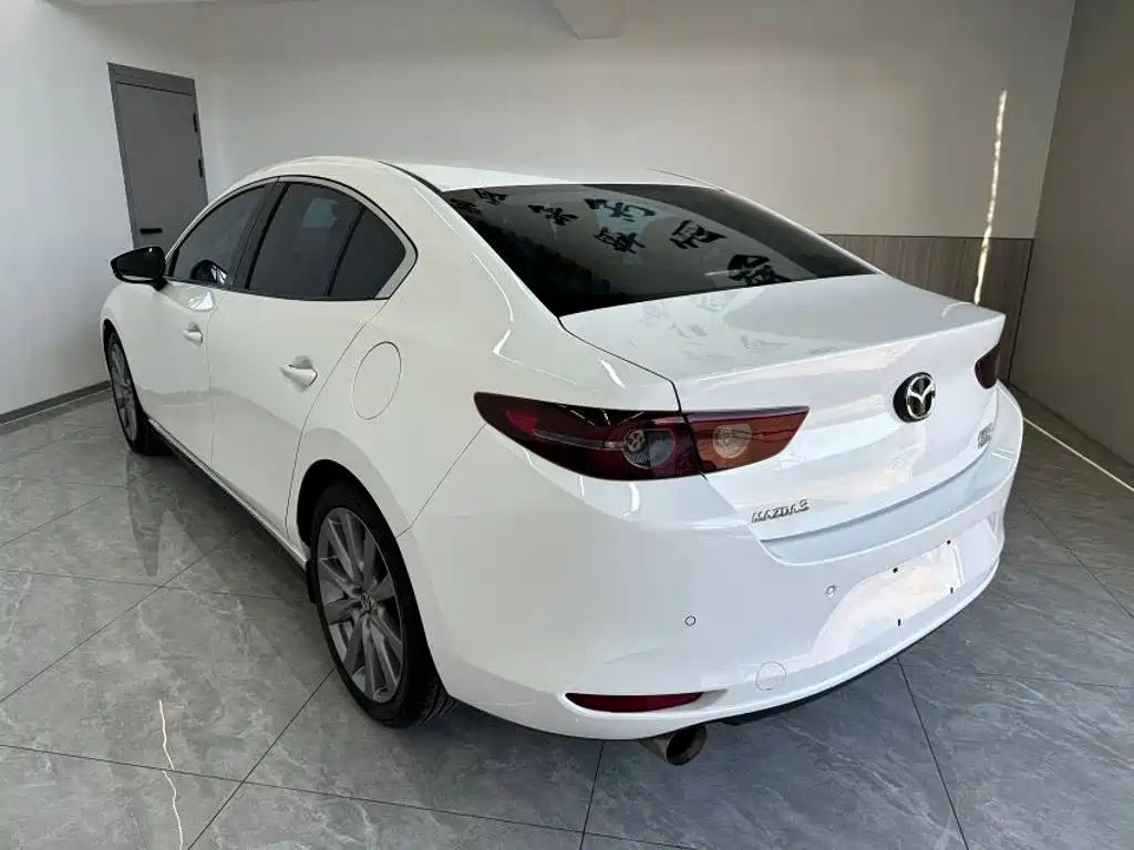Mazda 3 Axela — фото 4