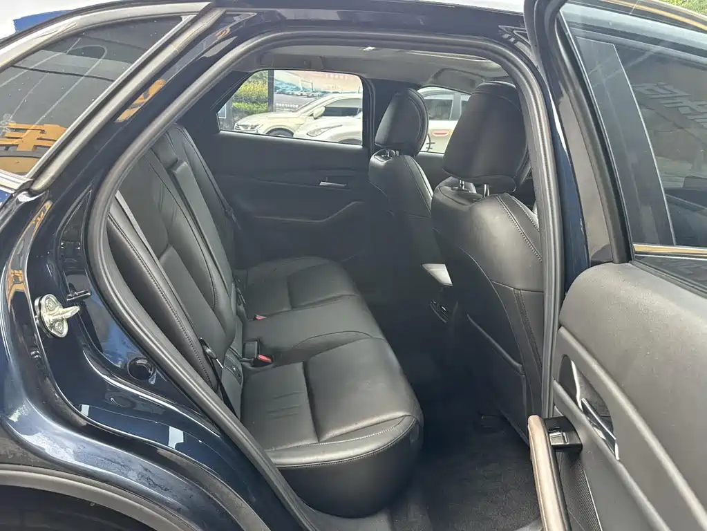 Mazda CX-30 — фото 10