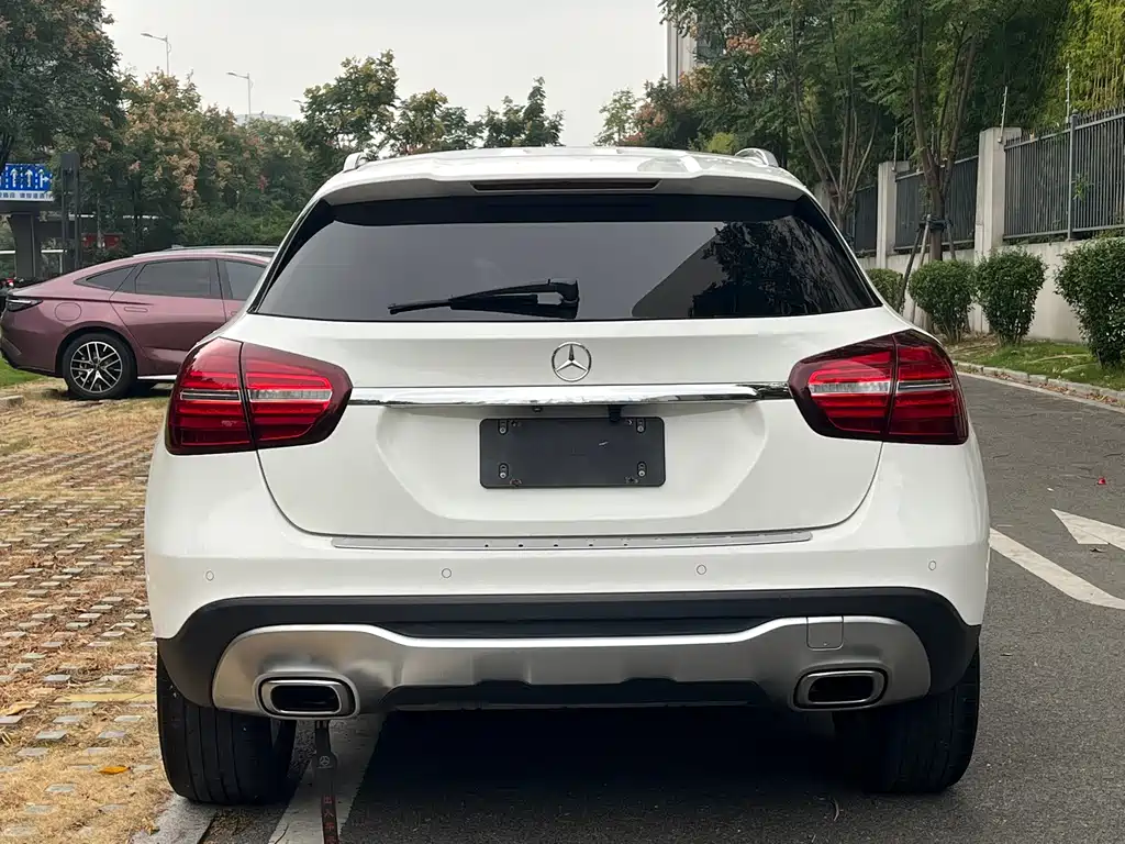 Mercedes-Benz GLA — фото 6