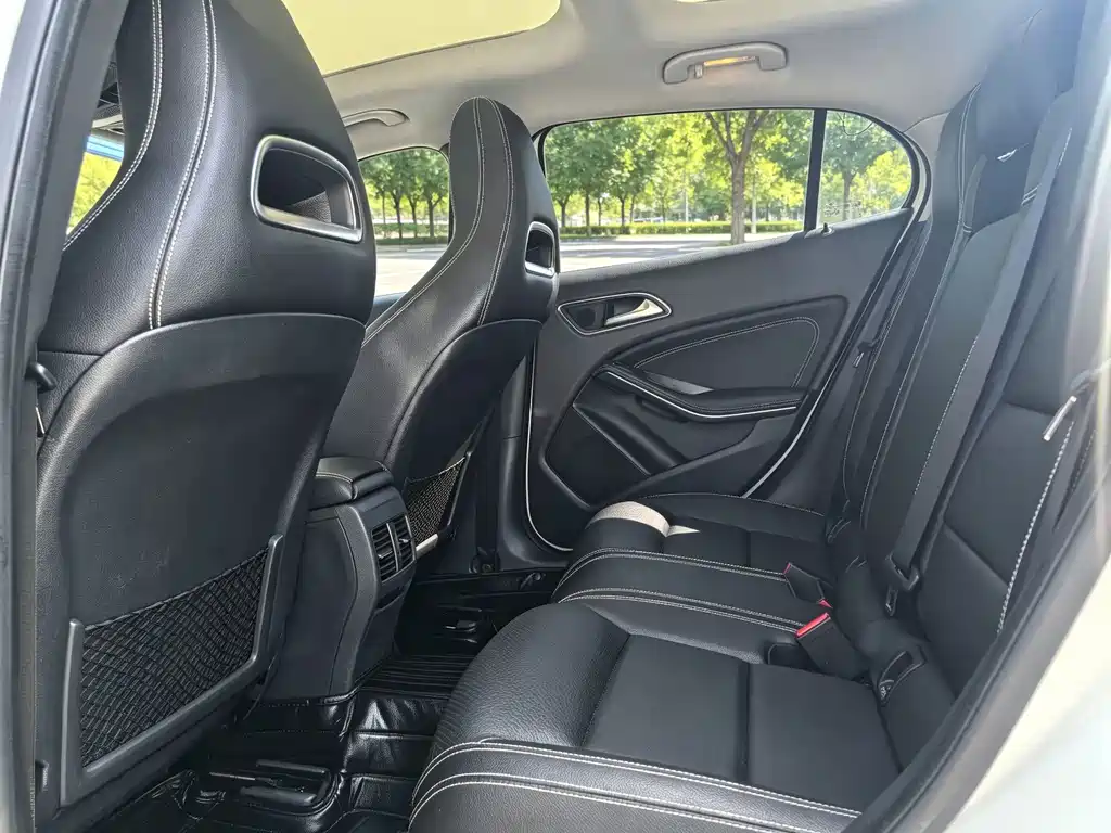 Mercedes-Benz GLA — фото 8