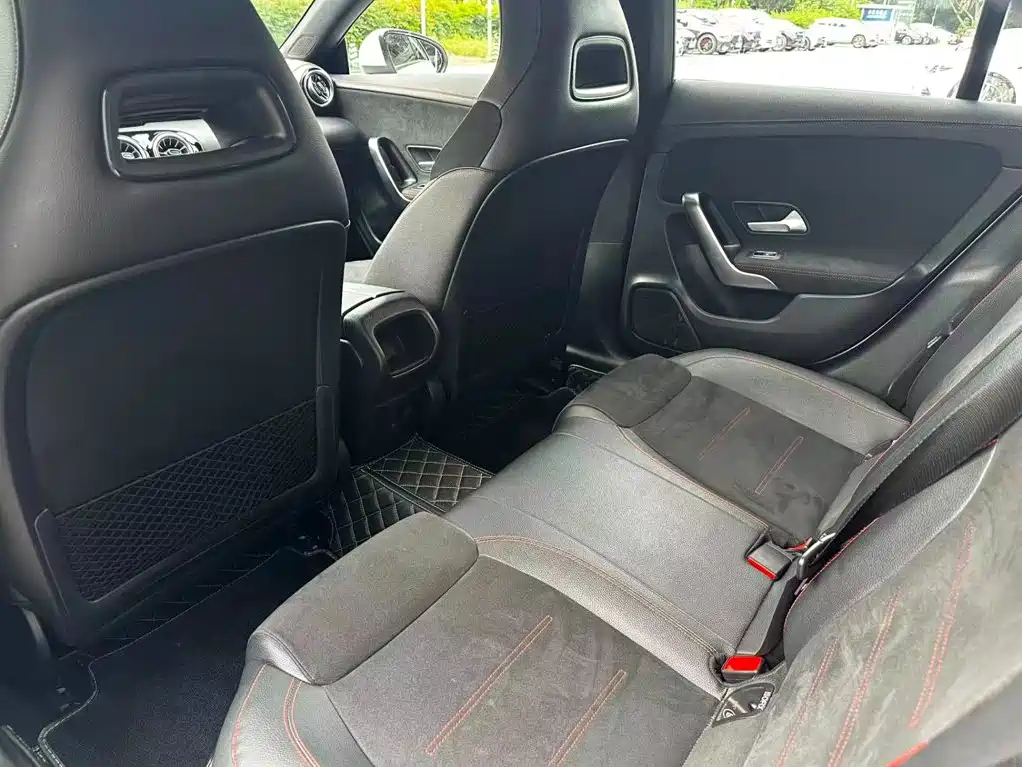 Mercedes-Benz CLA (Import) — фото 17