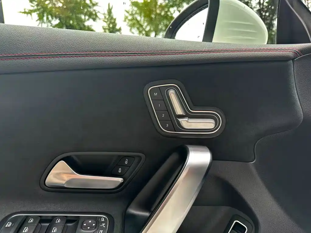Mercedes-Benz CLA (Import) — фото 18