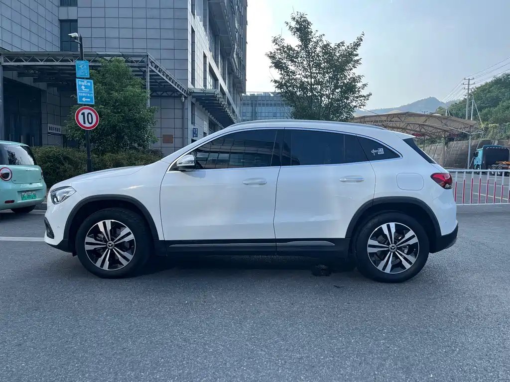 Mercedes-Benz GLA — фото 4