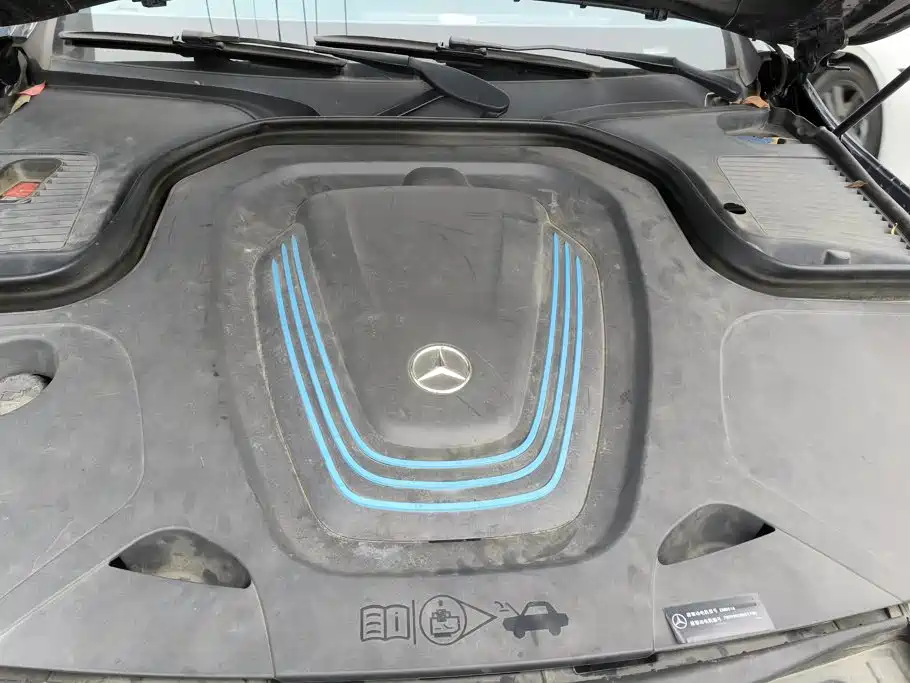 Mercedes-Benz EQC — фото 10