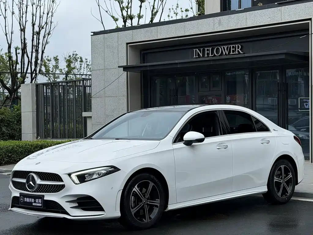 Mercedes-Benz A-Class — фото 1