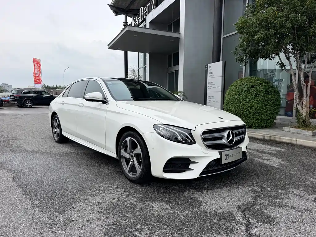 Mercedes-Benz E-Class — фото 3