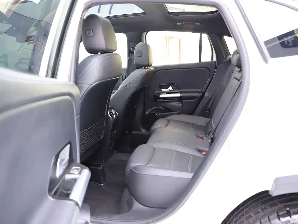 Mercedes-Benz GLA — фото 13