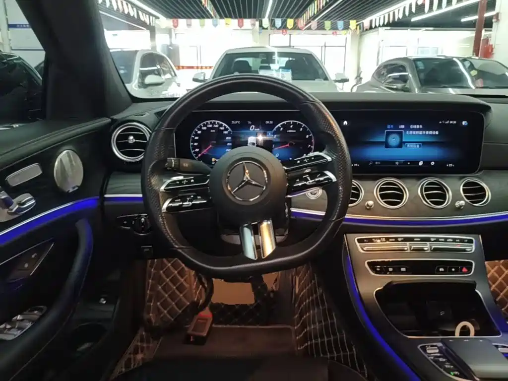Mercedes-Benz E-Class (Import) — фото 11