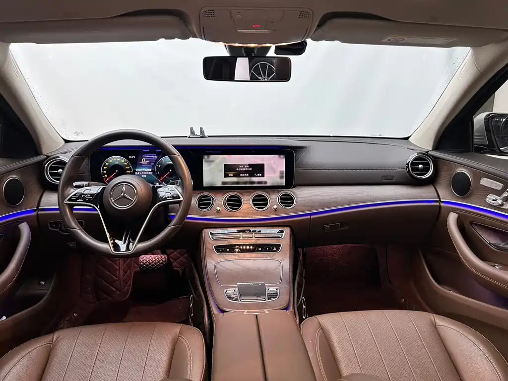 Mercedes-Benz E-Class — фото 15