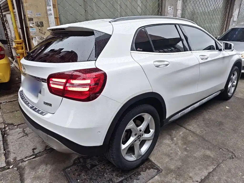 Mercedes-Benz GLA — фото 7