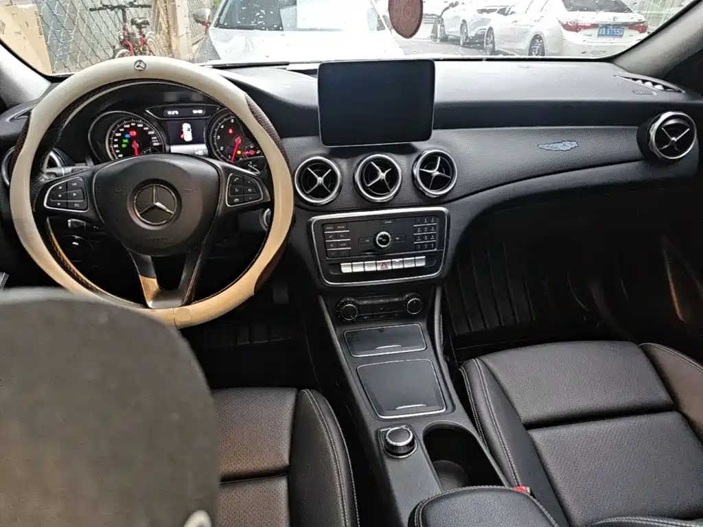 Mercedes-Benz GLA — фото 10