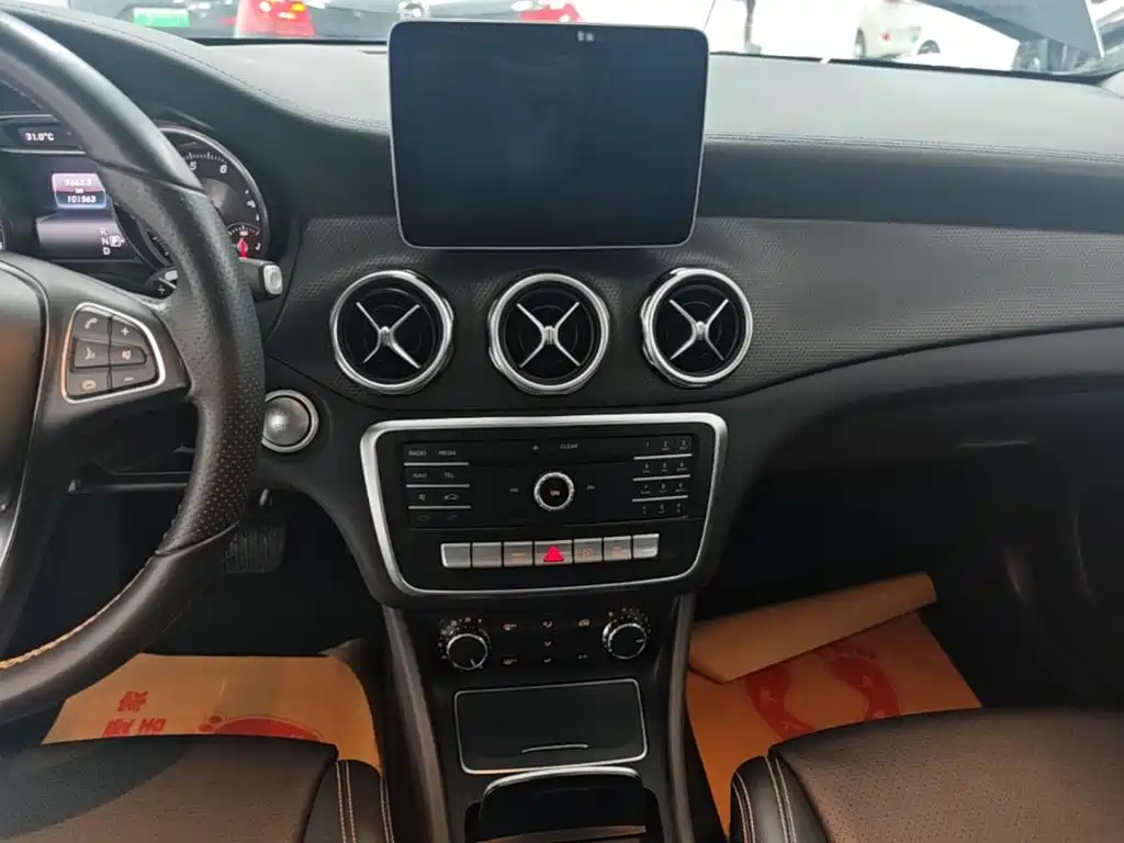 Mercedes-Benz GLA — фото 13