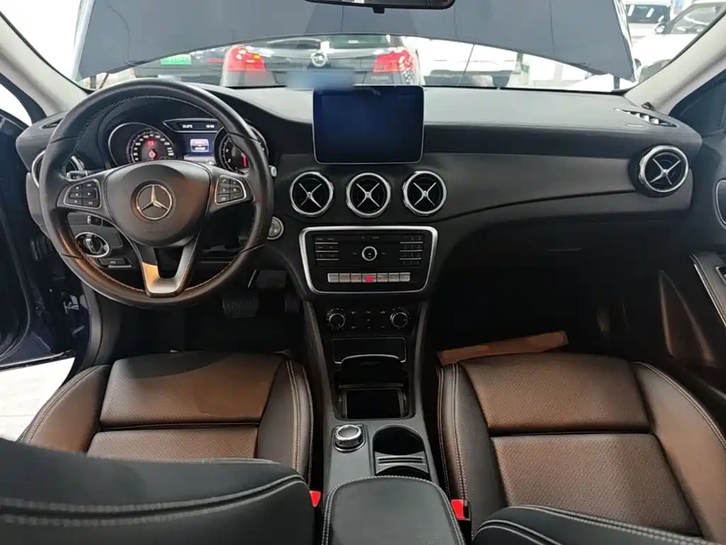 Mercedes-Benz GLA — фото 10