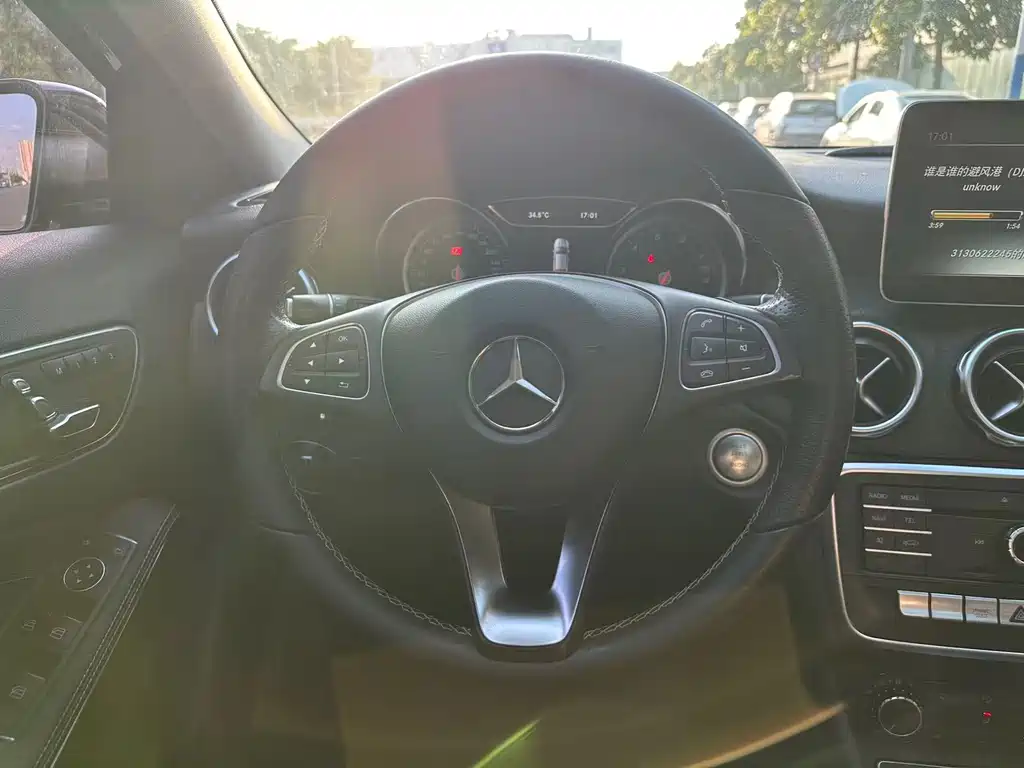 Mercedes-Benz GLA — фото 11