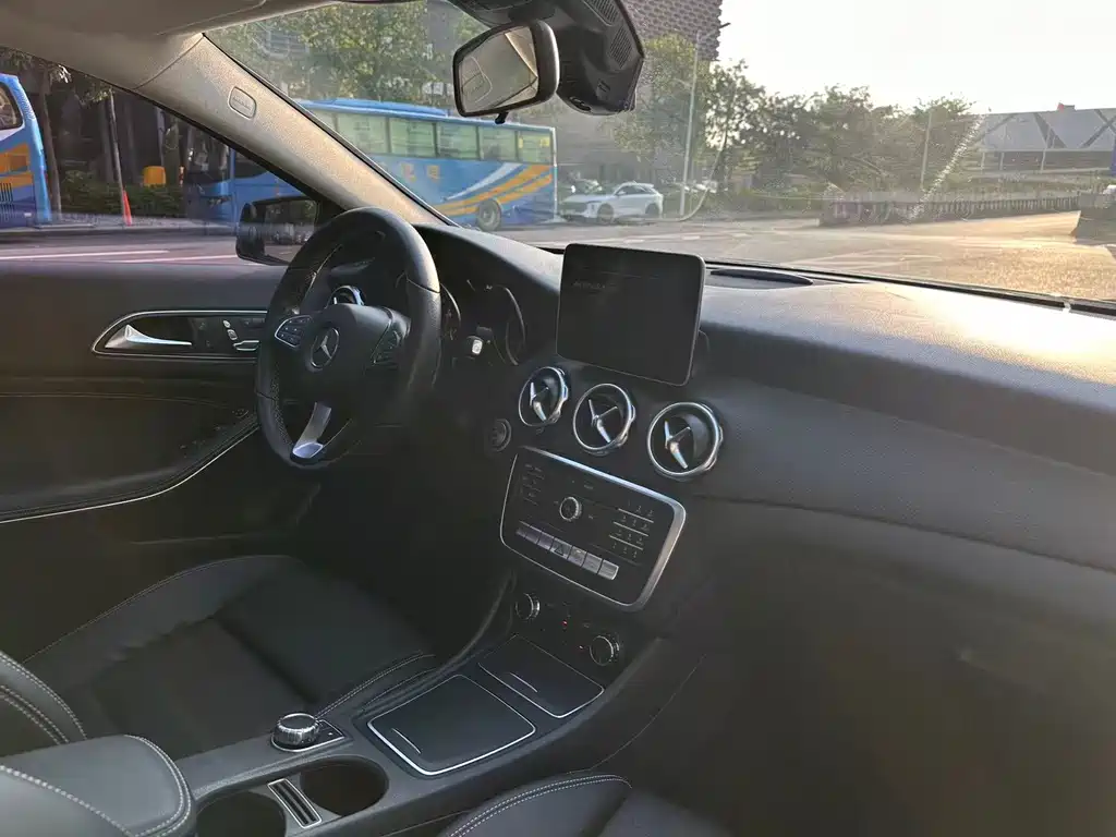 Mercedes-Benz GLA — фото 14