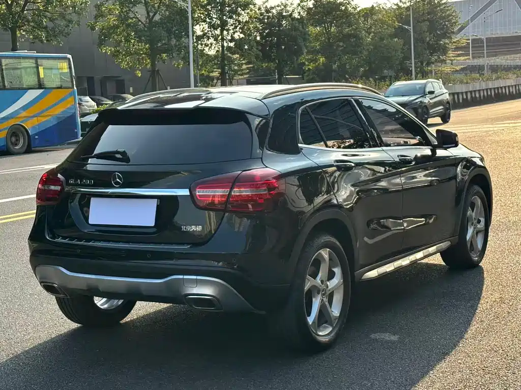 Mercedes-Benz GLA — фото 15