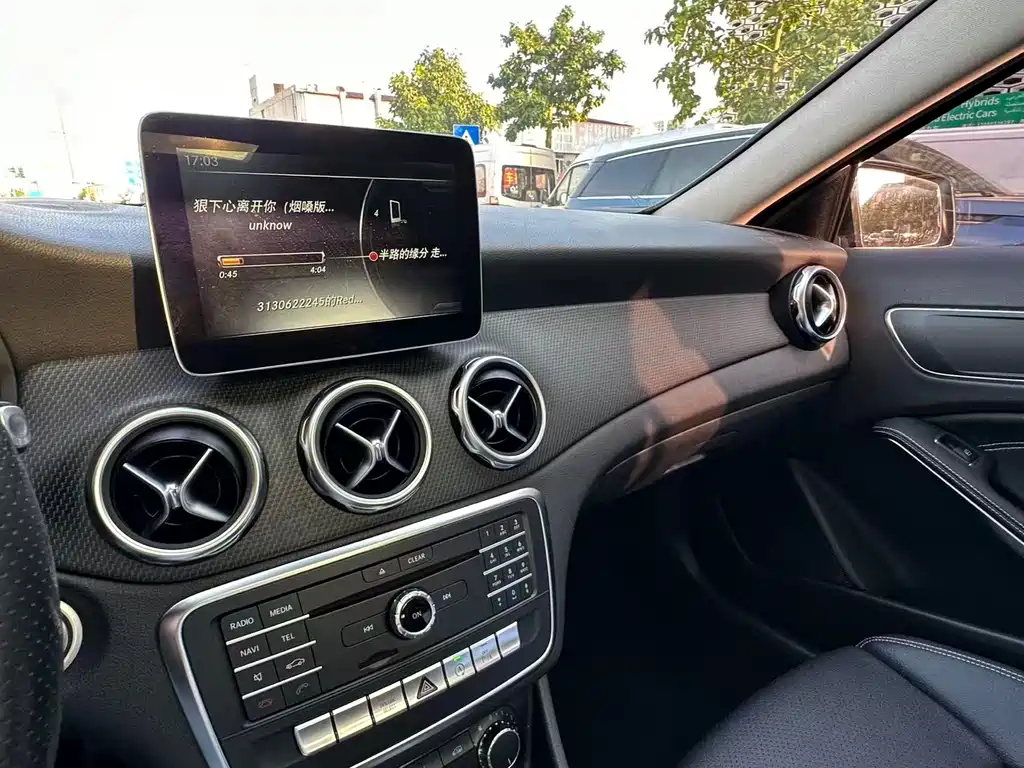 Mercedes-Benz GLA — фото 19