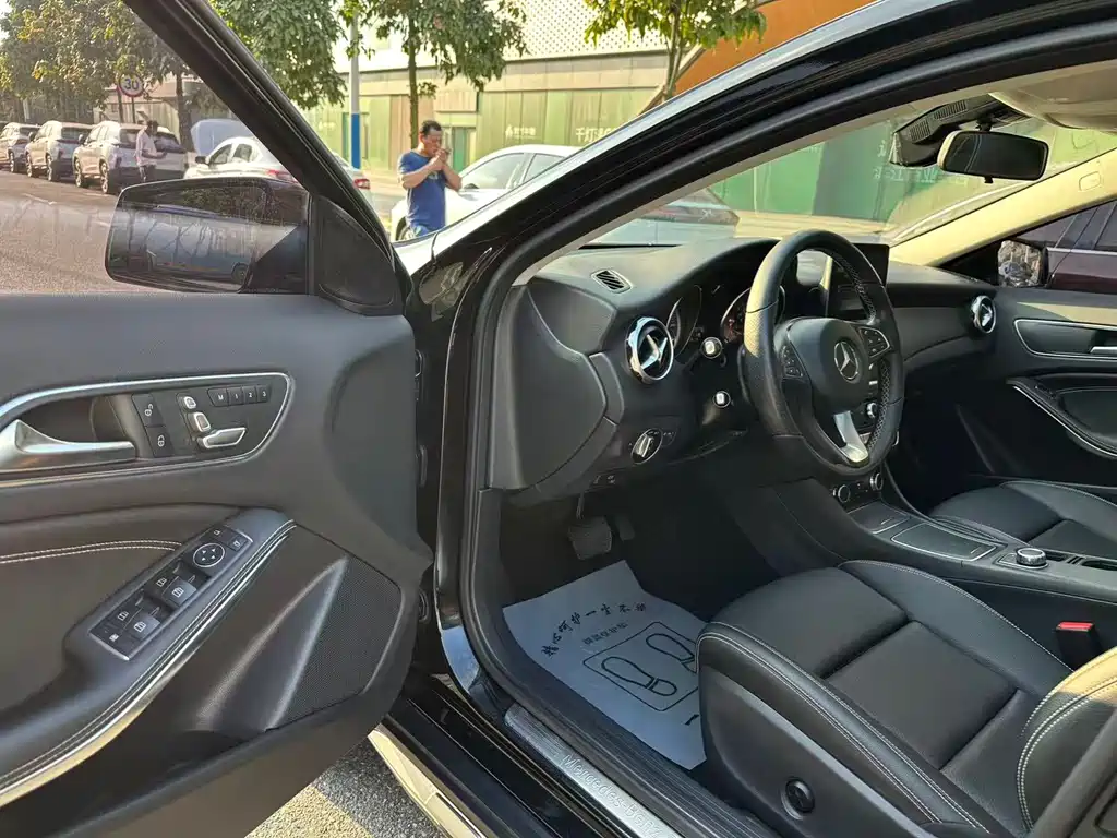 Mercedes-Benz GLA — фото 6