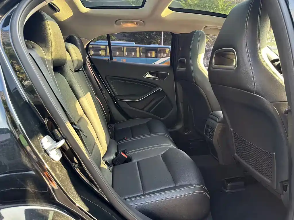 Mercedes-Benz GLA — фото 8