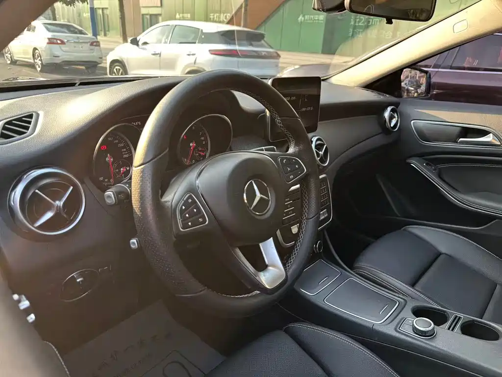 Mercedes-Benz GLA — фото 9