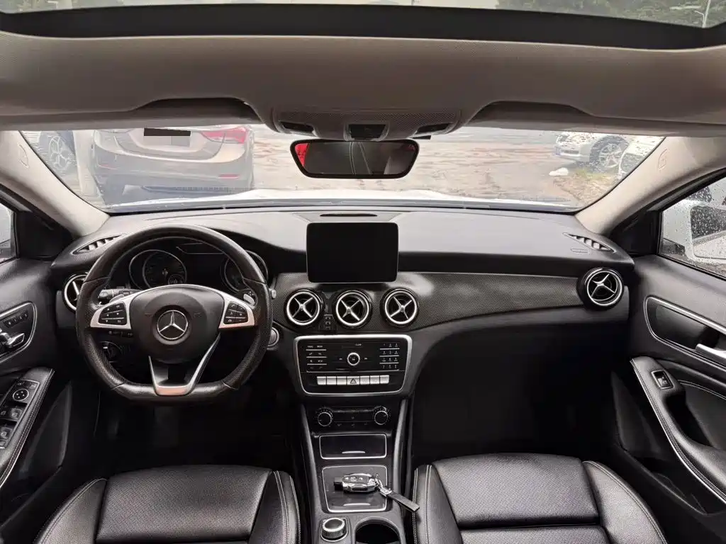Mercedes-Benz GLA — фото 6