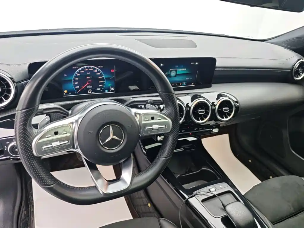 Mercedes-Benz A-Class — фото 10
