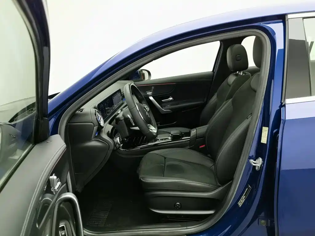 Mercedes-Benz A-Class — фото 10