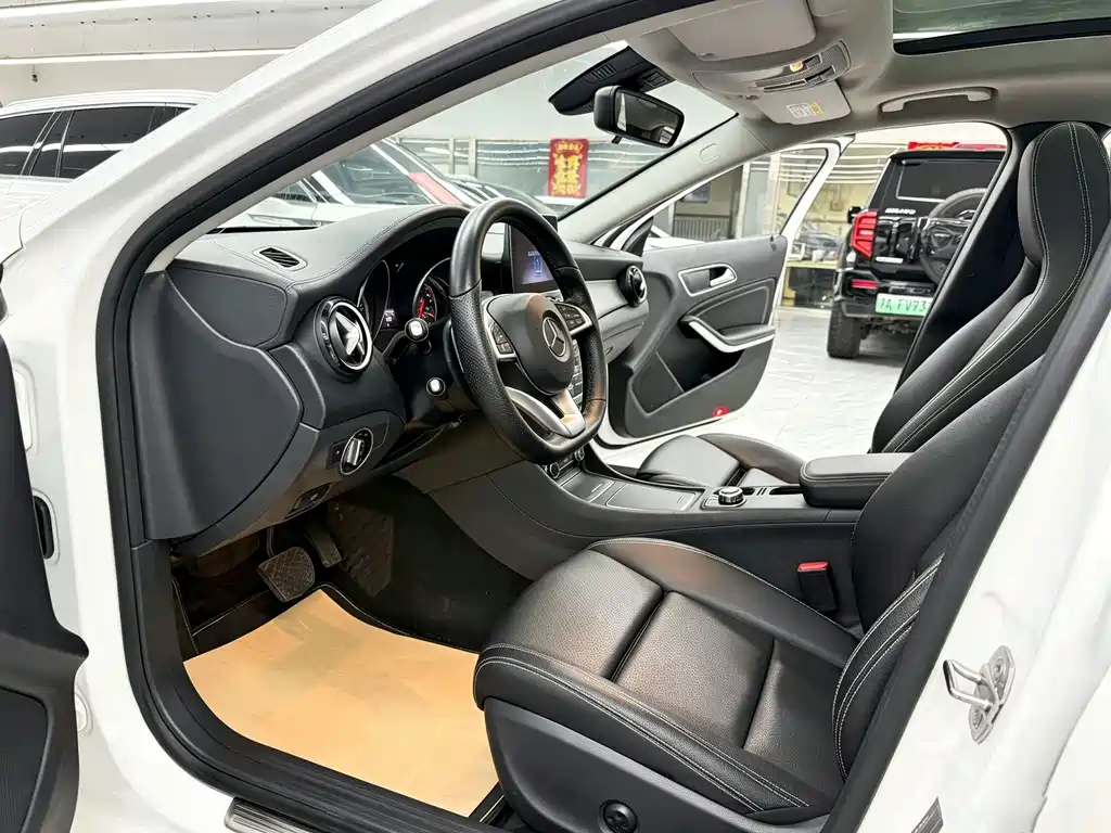 Mercedes-Benz GLA — фото 7