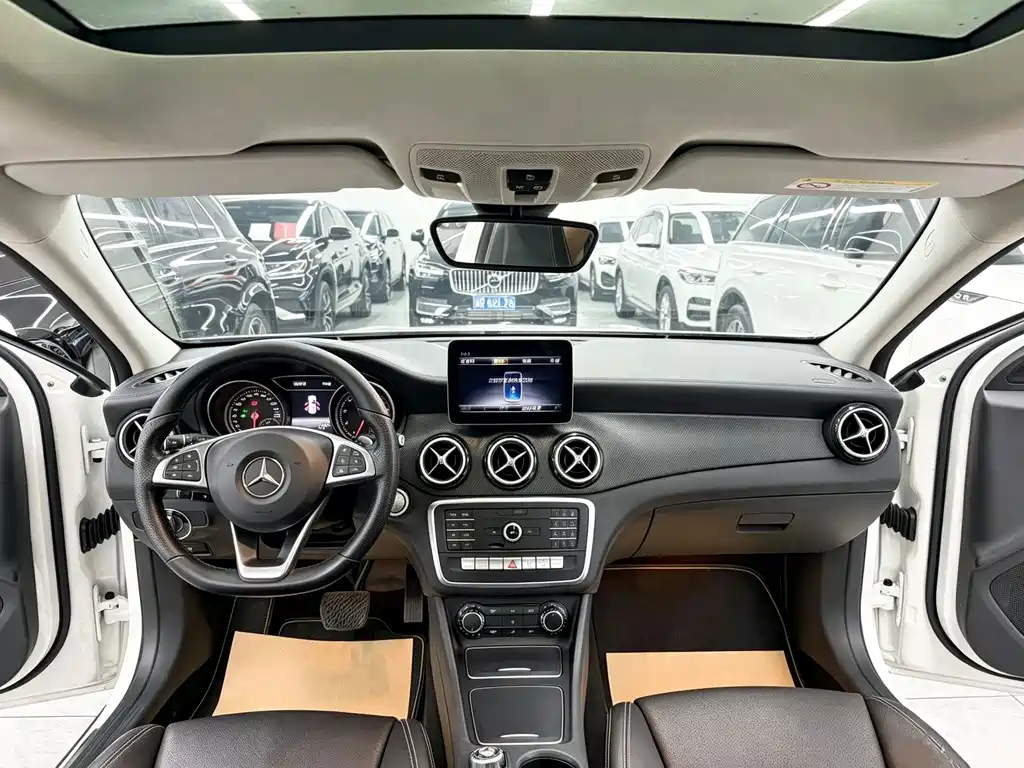 Mercedes-Benz GLA — фото 9