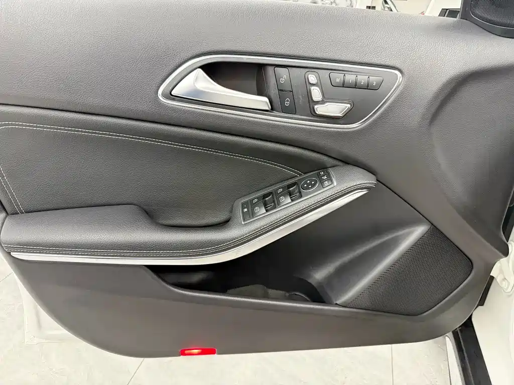 Mercedes-Benz GLA — фото 10