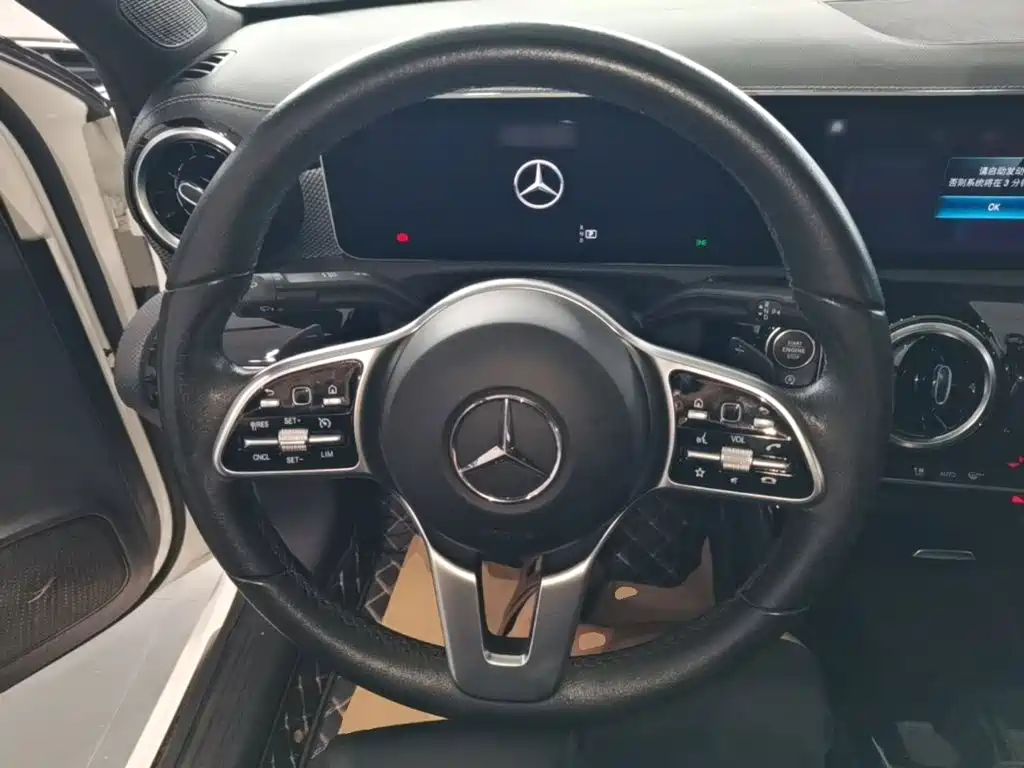 Mercedes-Benz A-Class — фото 11