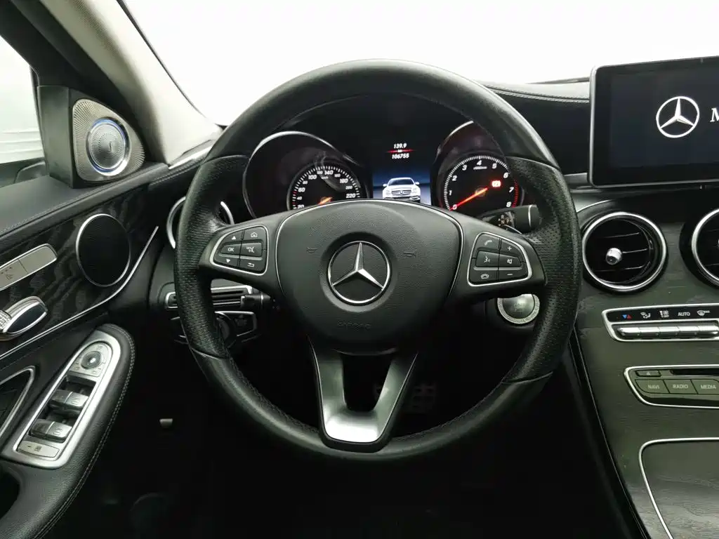 Mercedes-Benz C-Class — фото 11