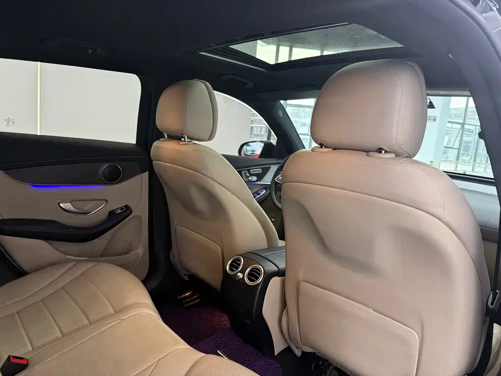 Mercedes-Benz EQC — фото 10