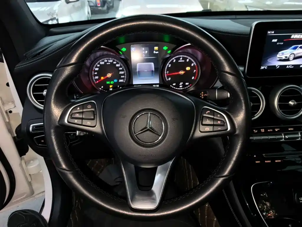 Mercedes-Benz GLC — фото 11