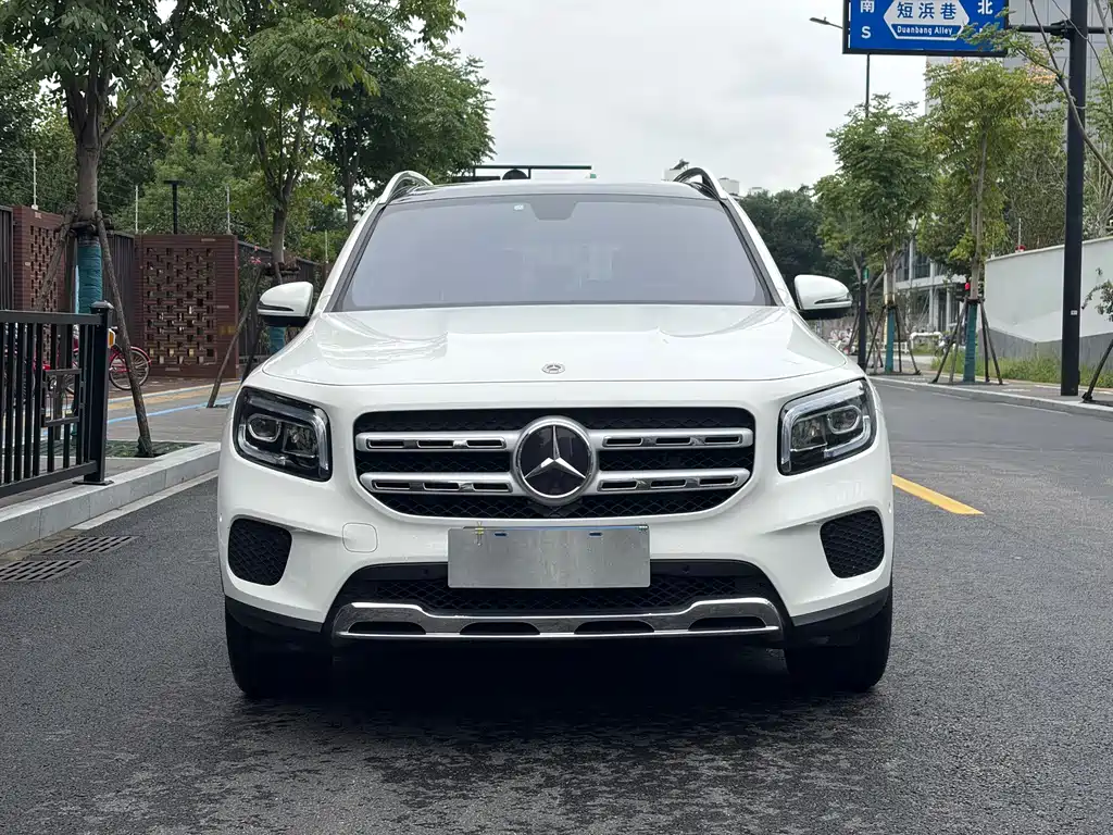 Mercedes-Benz GLB — фото 2